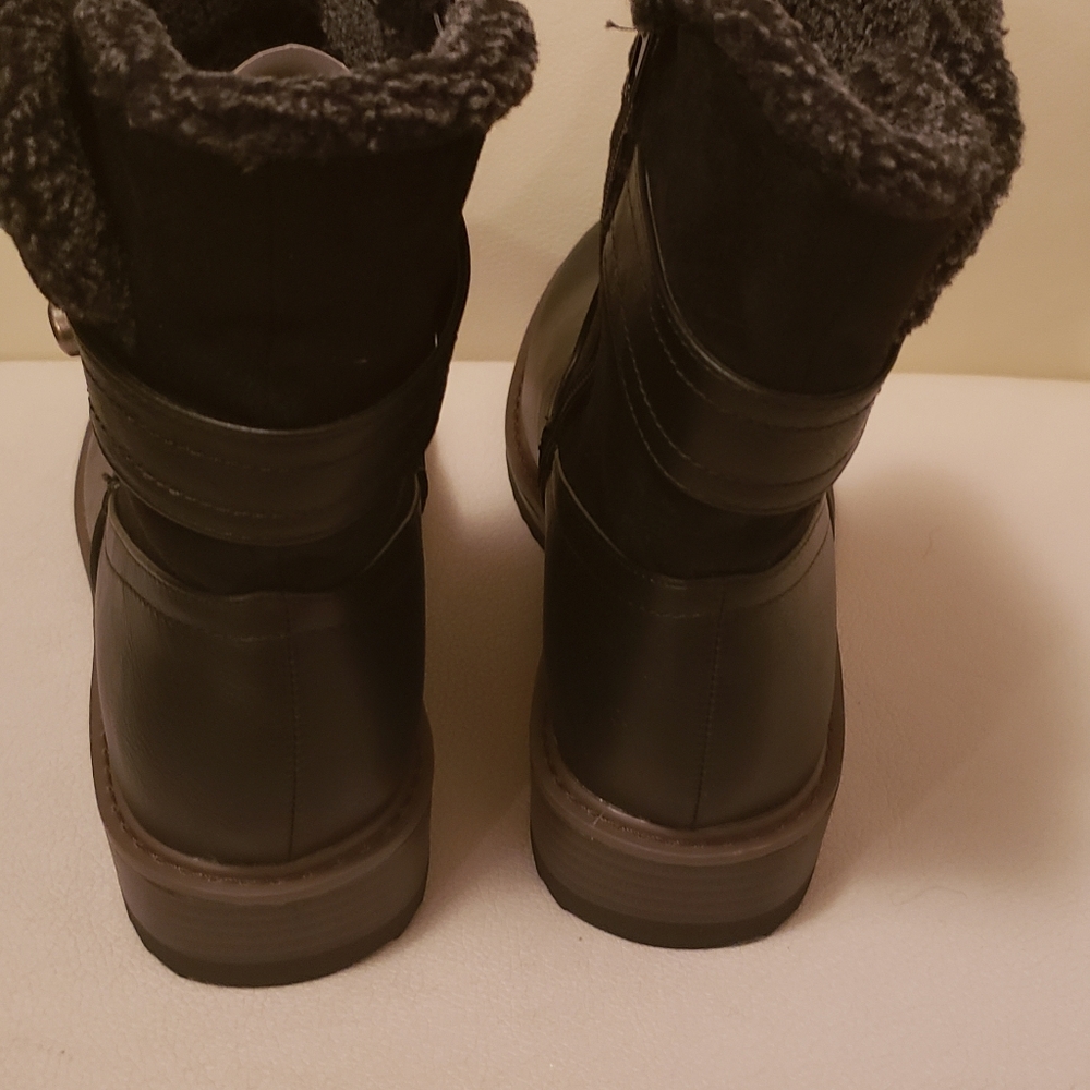 Boots - Picture 2 of 5